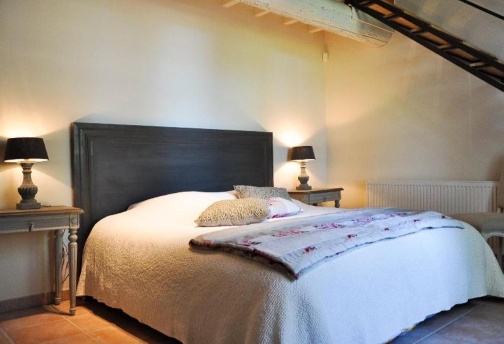 Mas Le 7 Bed & Breakfast Saint-Andiol Exterior photo